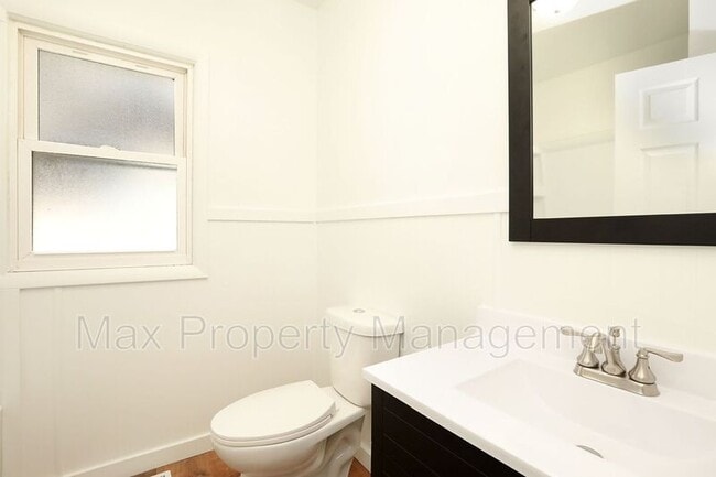 Building Photo - 1113 Douglas Ave