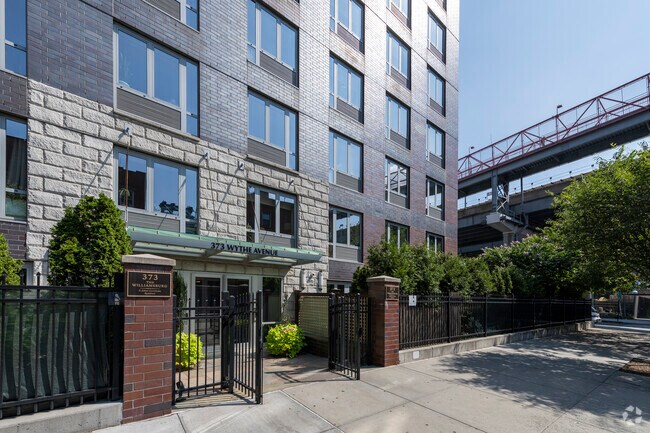 Entrance - The Williamsburg