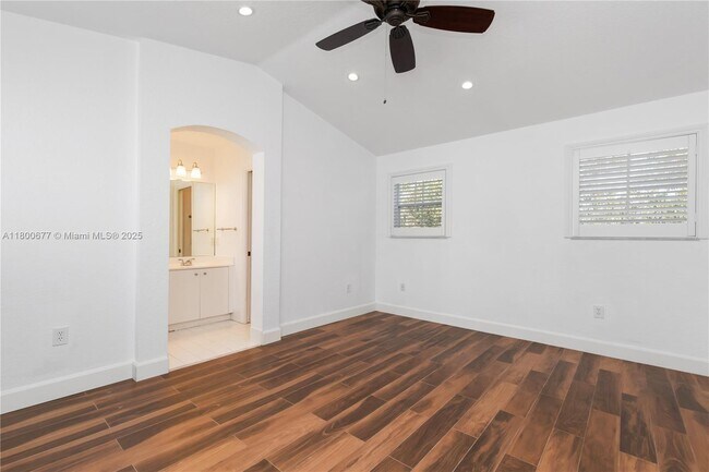 Building Photo - 935 Corkwood St