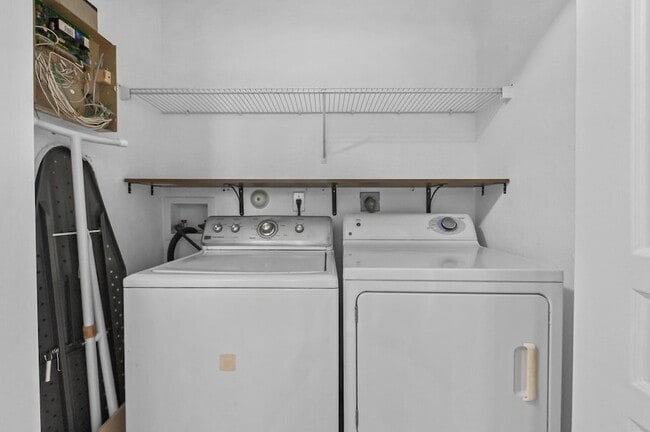 Building Photo - 5049 Starblaze Dr