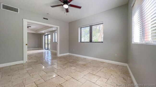 Building Photo - 4241 N Ocean Dr