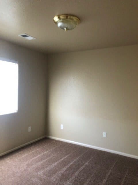 Building Photo - 513 Desmet Dr