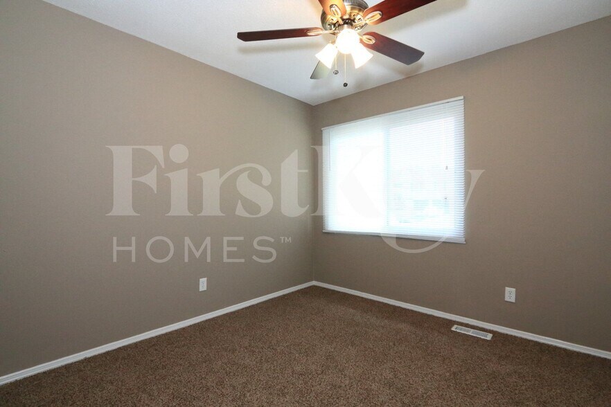 Building Photo - 2335 Bramble Ln