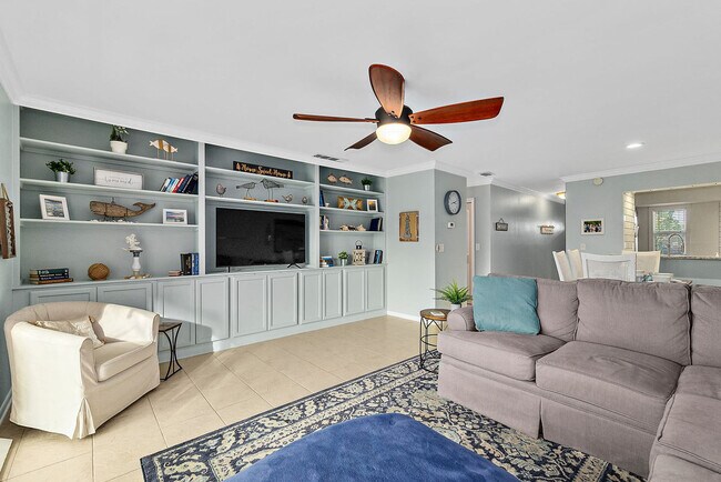 Building Photo - 11 Oceanside Dr