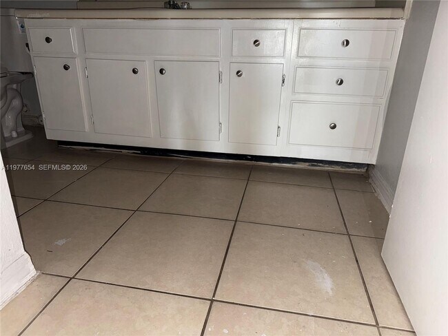 Building Photo - 3320 Pinewalk Dr N