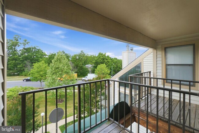 Building Photo - 13408 Shady Knoll Dr