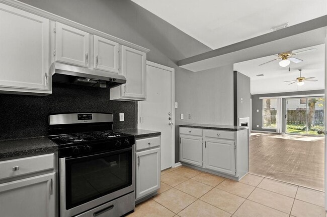 Building Photo - 2006 Kelona Dr