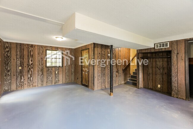 Building Photo - 3342 Cherry Ave