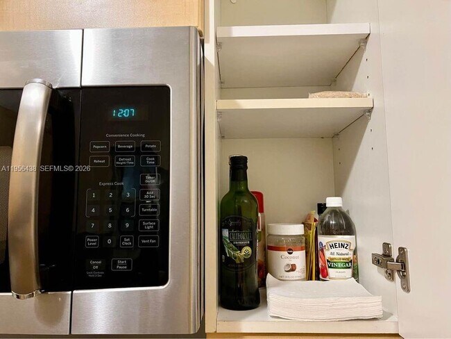 Building Photo - 544 NE 62nd St