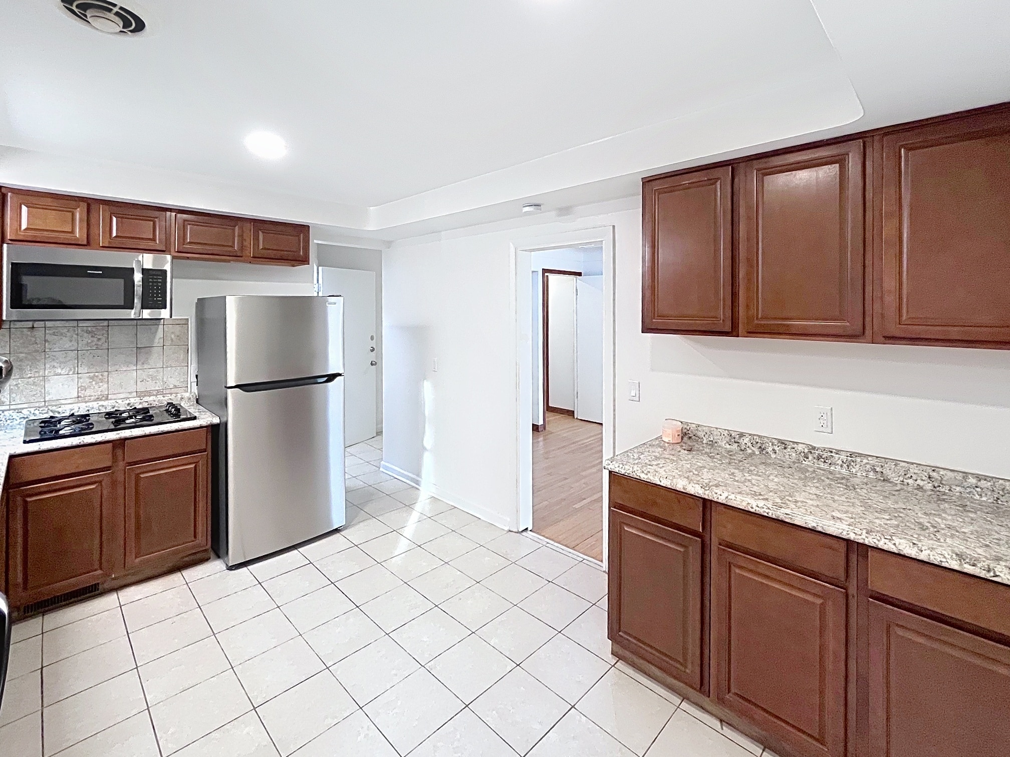 Building Photo - 18411 Chagrin Blvd