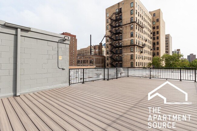 Building Photo - 445 W Barry Ave