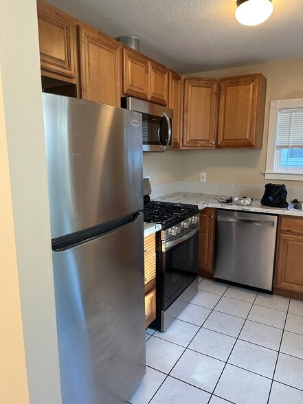 Building Photo - 119 Commercial St