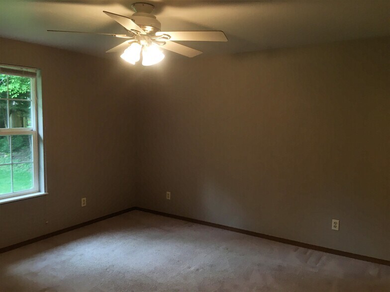 Building Photo - 3715 70th Ave NW