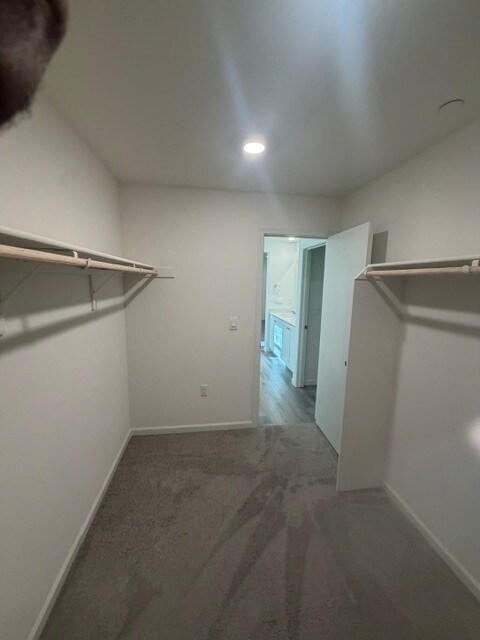 Building Photo - Newer Build, All Electric Home 5 Bedrooms, Loft, 3 bathrooms