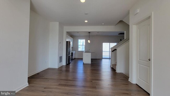 Building Photo - 39 Stafford Pl