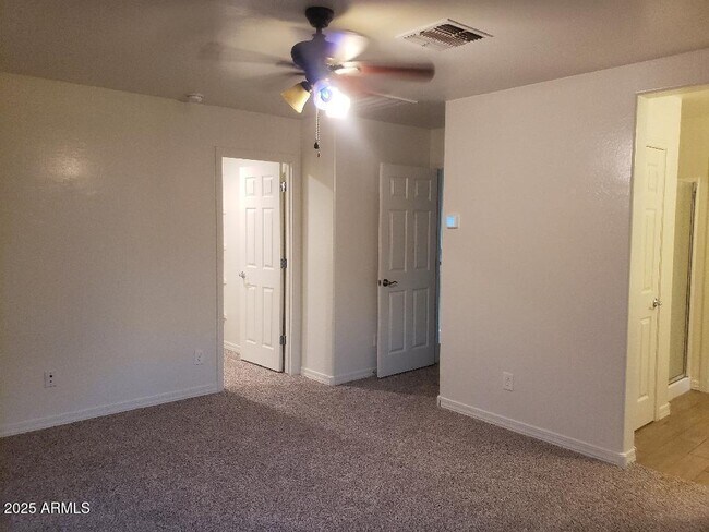 Building Photo - 5750 W Raymond St