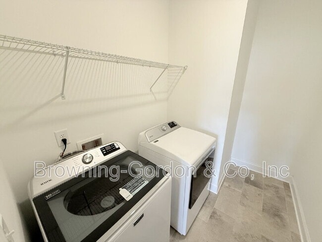 Building Photo - 312 Traywick Pl