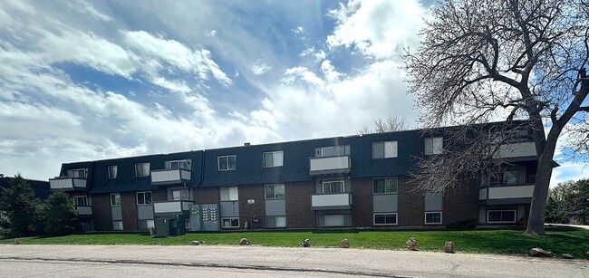 Building Photo - 280 E Highline Cir