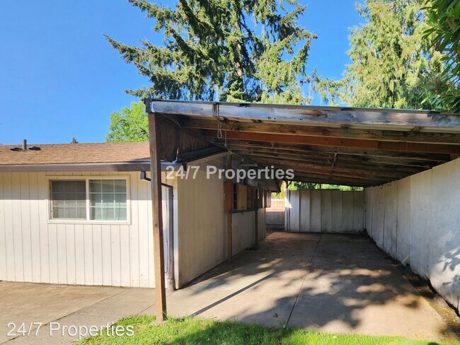 Building Photo - 3 br, 2 bath House - 3029 SE Swain Ave