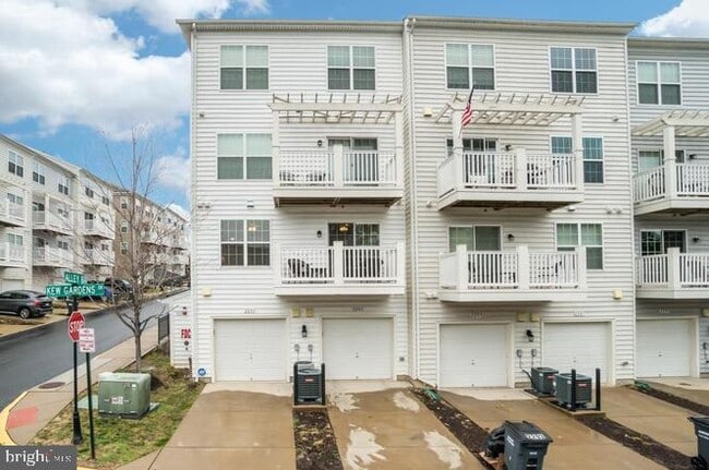 Building Photo - 2291 Kew Gardens Dr