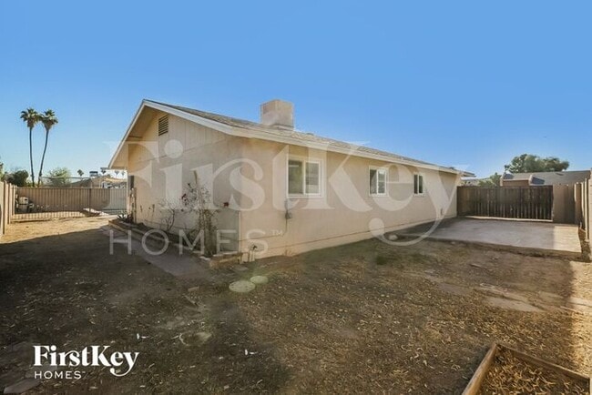 Building Photo - 402 E Dunbar Dr