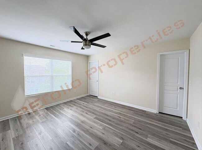 Building Photo - 3900 Swinton St