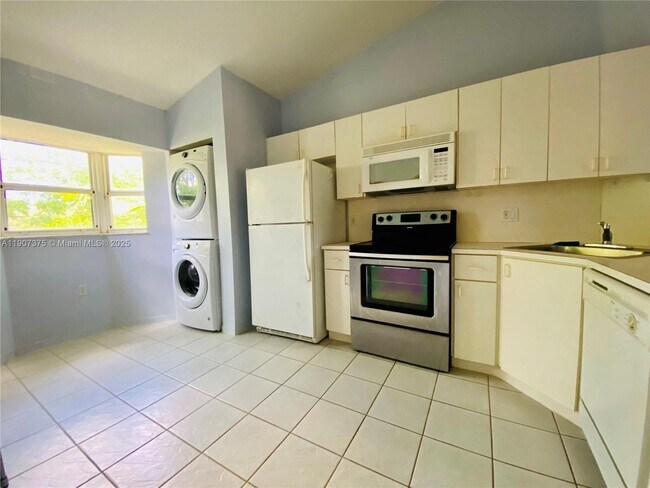 Building Photo - 2140 NW 78th Ave