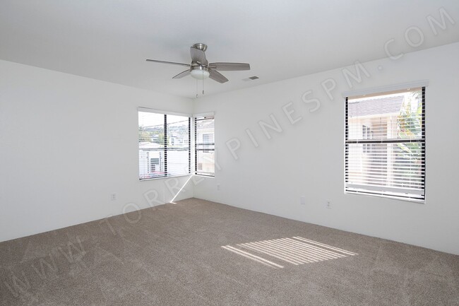 Building Photo - OPEN HOUSE: 12/13 1-2PM ~ 3BR Townhome with Garage, 1 BLOCK from Ocean!