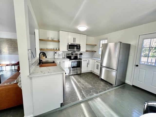 Building Photo - 3908 W Bellemeade Ave