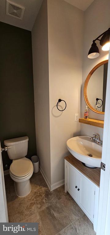 Building Photo - 126 Lindy Wy