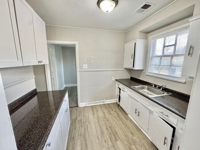 Building Photo - 3472 Hadley Rd