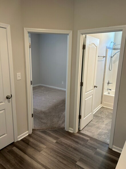 Building Photo - 512 Loom Dr