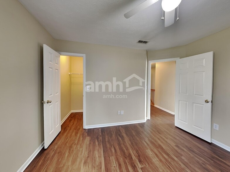 Building Photo - 23 Mallard Dr