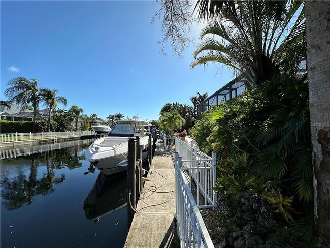 Building Photo - 4727 Spinnaker Dr