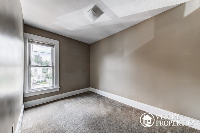 Building Photo - 3 Bedroom on OSU Campus