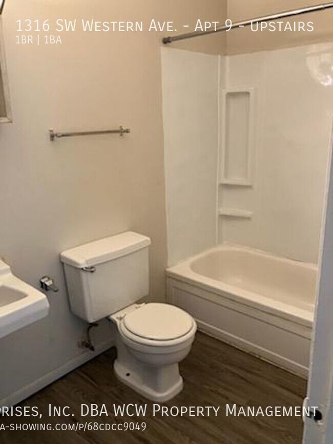 Building Photo - 1316 SW Western Ave