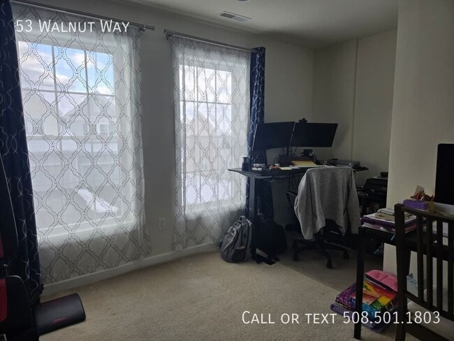 Building Photo - 53 Walnut Way