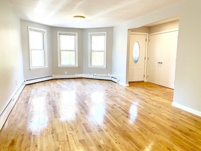 Building Photo - 420 Norfolk St