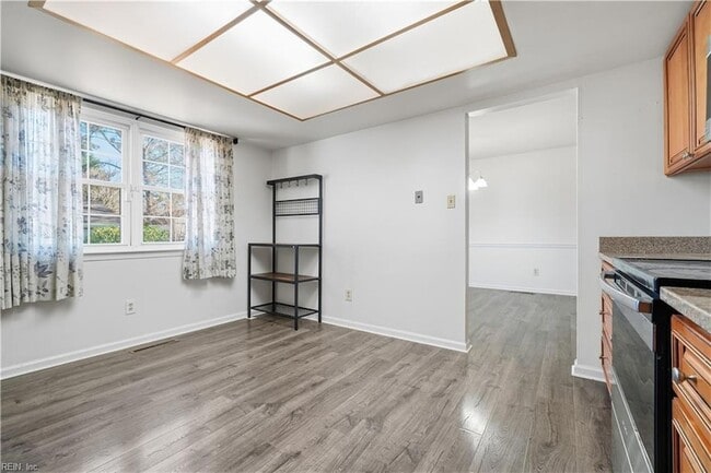 Building Photo - 912 Amherst Ln