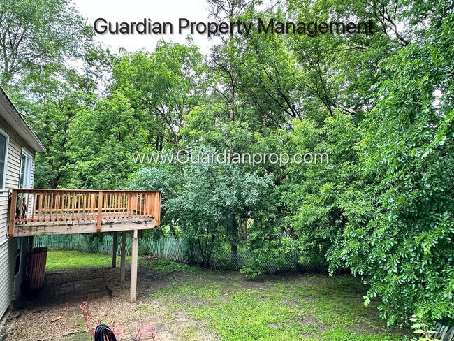 Building Photo - Minnetonka Single Family Home, Corner Lot, Dishwasher, W/D, 1 Car Garage