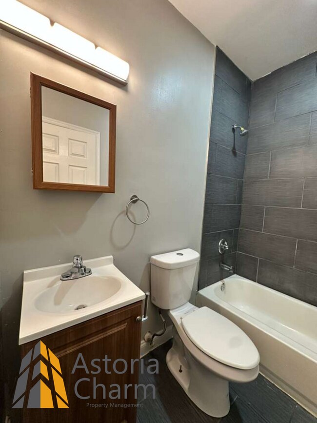 Building Photo - 1918 N Charles St