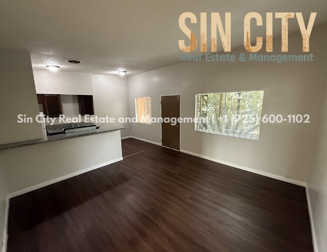 Building Photo - Discover Urban Comfort: Spacious Second Floor 1-Bedroom Oasis at Lyn Capri