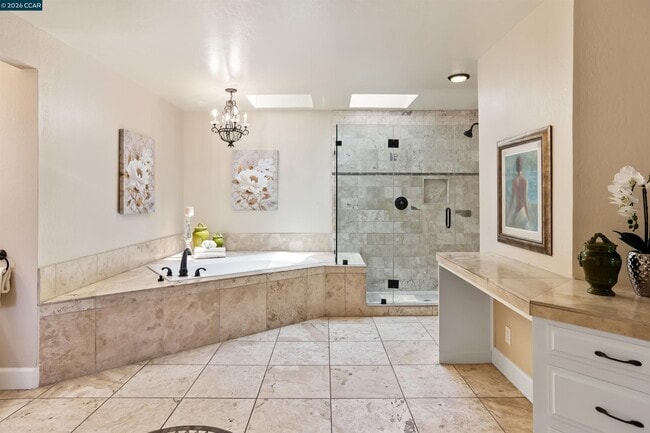 Building Photo - 2324 Saddleback Dr