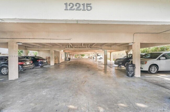 Building Photo - 12215 W Dixie Hwy