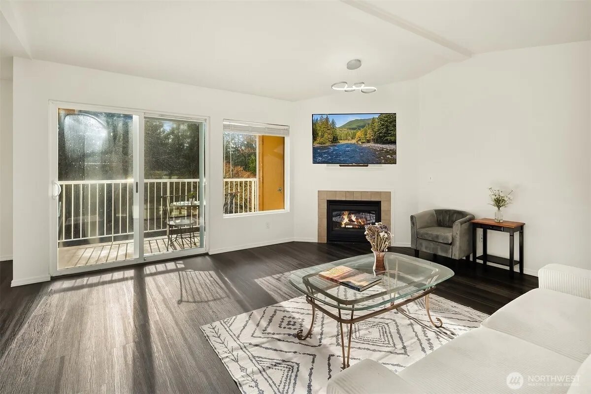 Building Photo - 710 240th Way SE