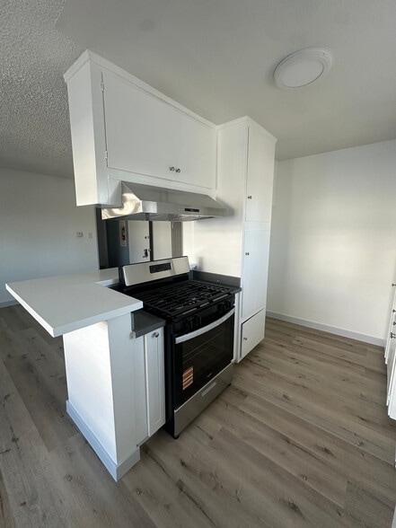 Kitchen - 1 - Imperial Apartments