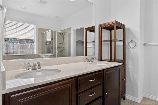 Building Photo - 8728 Maple Ridge Trail