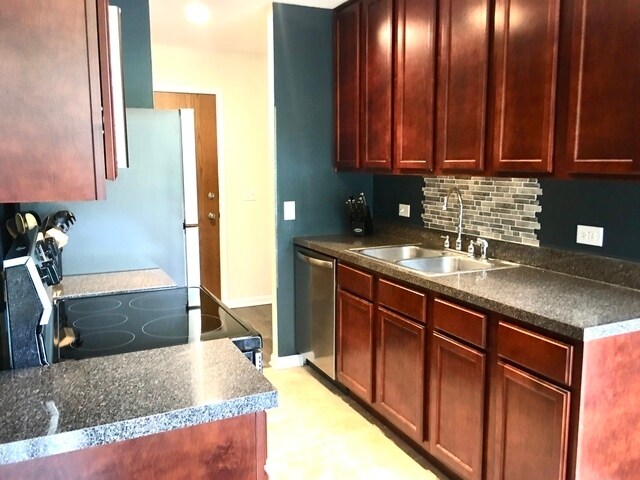 Building Photo - 6020 Oakwood Dr