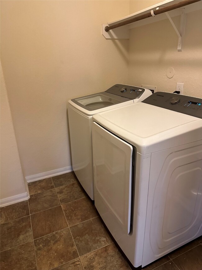 Building Photo - 18715 Windy Stone Dr