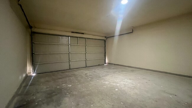 Building Photo - 162 Challenger